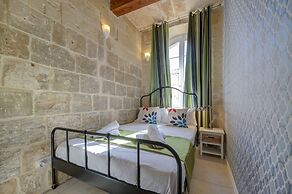 Tritoni harbour suites