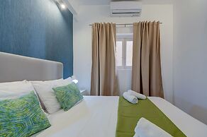 Tritoni harbour suites