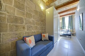 Tritoni harbour suites