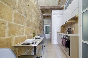 Tritoni harbour suites