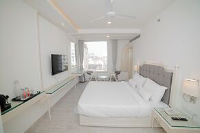 Pearl Courtyard