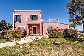 Charming Sea View Villa close to beach