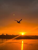 Perfect Lake view Entire Apartment