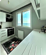 Perfect Lake view Entire Apartment