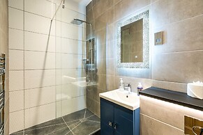 A Lovely, Bright and Airy, 3-bedroom Family Home