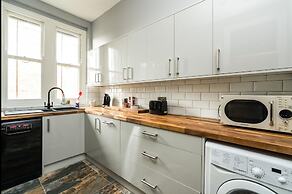 A Lovely, Bright and Airy, 3-bedroom Family Home