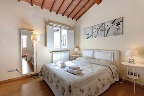 Bright and Comfortable Apartment in Florence S M Novella Area