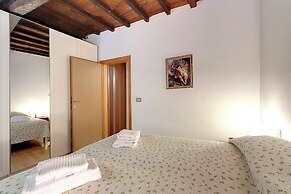 Bellismo Apartment for 4 People Santa Maria Novella Florence Center
