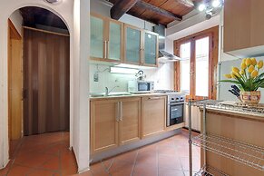 Bellismo Apartment for 4 People Santa Maria Novella Florence Center