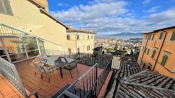 Beautiful Duomo Apt With Spectacular Terrace - Sleeps 6. Air con Throu