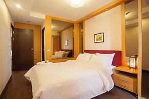 5A - 2 Bedroom Downtown Apartment With Shared Pool