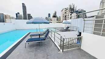 5A - 2 Bedroom Downtown Apartment With Shared Pool