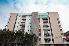 5A - 2 Bedroom Downtown Apartment With Shared Pool