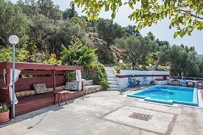House With Private Pool, Isolated, Unique View