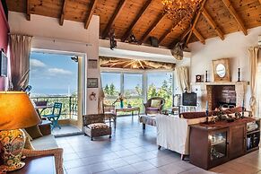 House With Private Pool, Isolated, Unique View