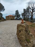 Elegant and Relaxing Farmhouse Nestled in the Heart of Cilento