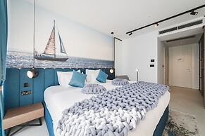 Aurel Coast