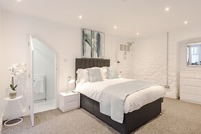 4 Berkeley Sq - YourApartment