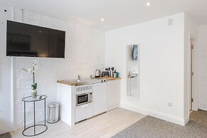 4 Berkeley Sq - YourApartment