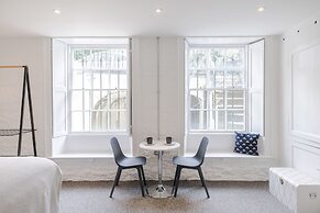 4 Berkeley Sq - YourApartment