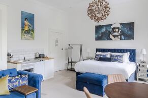 4 Berkeley Sq - YourApartment