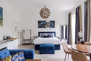 4 Berkeley Sq - YourApartment