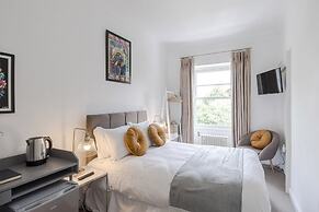 4 Berkeley Sq - YourApartment