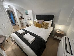 4 Berkeley Sq - YourApartment