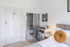 4 Berkeley Sq - YourApartment