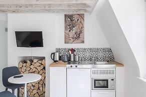 4 Berkeley Sq - YourApartment