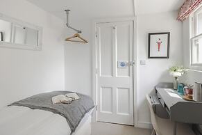 4 Berkeley Sq - YourApartment