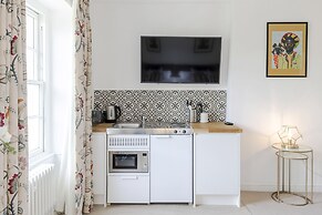 4 Berkeley Sq - YourApartment