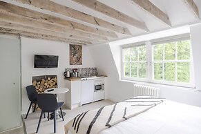 4 Berkeley Sq - YourApartment