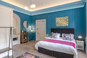 4 Berkeley Sq - YourApartment