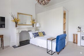 4 Berkeley Sq - YourApartment