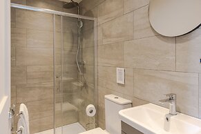 4 Berkeley Sq - YourApartment