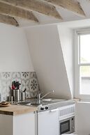 4 Berkeley Sq - YourApartment