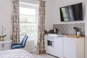 4 Berkeley Sq - YourApartment