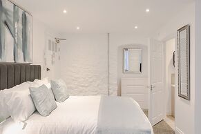4 Berkeley Sq - YourApartment