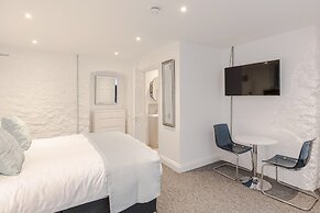 4 Berkeley Sq - YourApartment