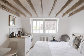 4 Berkeley Sq - YourApartment