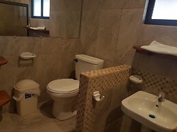 Hotel La Cueva De Limón
