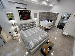 GianLuis Luxury Suites