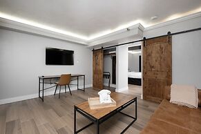 The Cactus Cove Inn and Suites