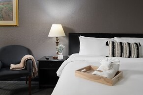 The Cactus Cove Inn and Suites