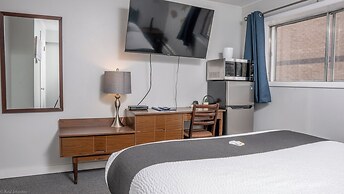 Uptowner Hotel