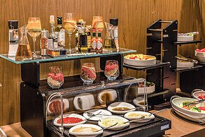 Lia by Minyoun Stars of Ulugbek