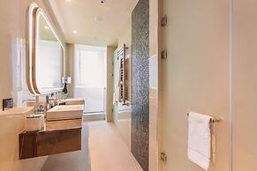 Lia by Minyoun Stars of Ulugbek