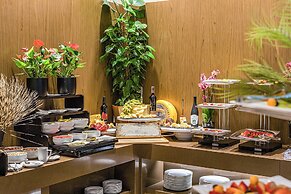 Lia by Minyoun Stars of Ulugbek