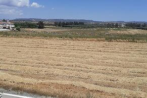 Beautiful 2-bed House in Mandria, Paphos